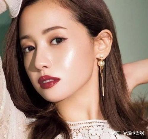 方圆脸女明星网红图片,颜值与才华并存的时尚偶像”