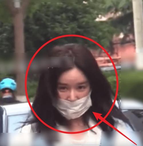 女明星网红牵手照片大全,甜蜜瞬间大盘点
