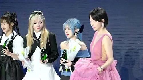 明星网红同台唱歌的差距,实力差距的现场演绎