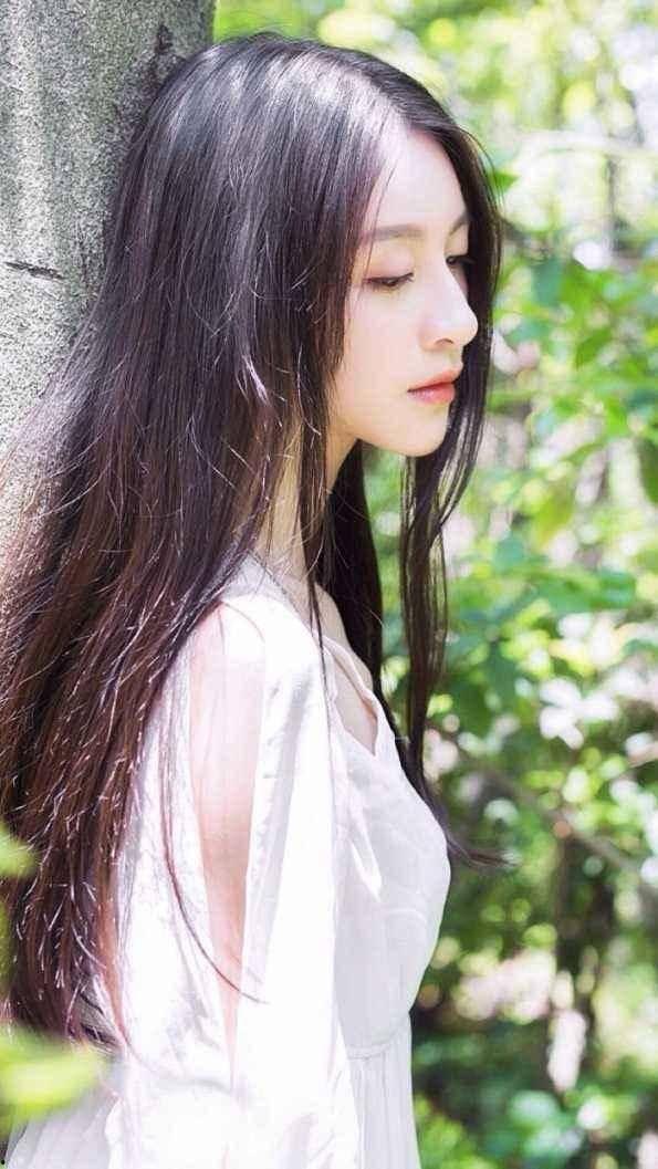 明星网红高背沙发照片女,网红高背沙发下的时尚女生日常
