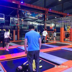 武汉全明星网红蹦床馆,全明星娱乐新地标,畅享空中狂欢时光”