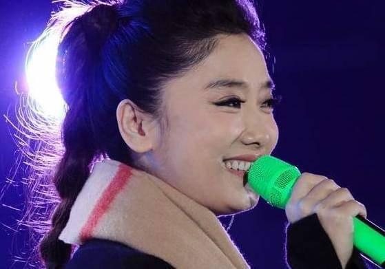 明星网红合唱凤凰传奇视频,网红齐聚，共唱凤凰传奇经典之作